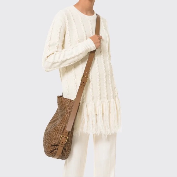 Michael Kors Collection's sweater is knitted from soft cashmere - the yarns - Picture 5 of 7